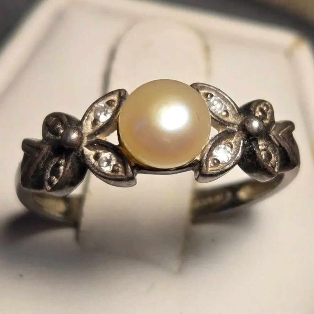 Dainty vintage sterling silver ring sz 9